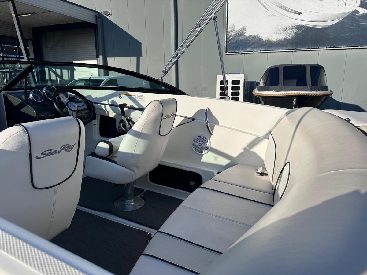 Sea Ray 190 Sport Bowrider