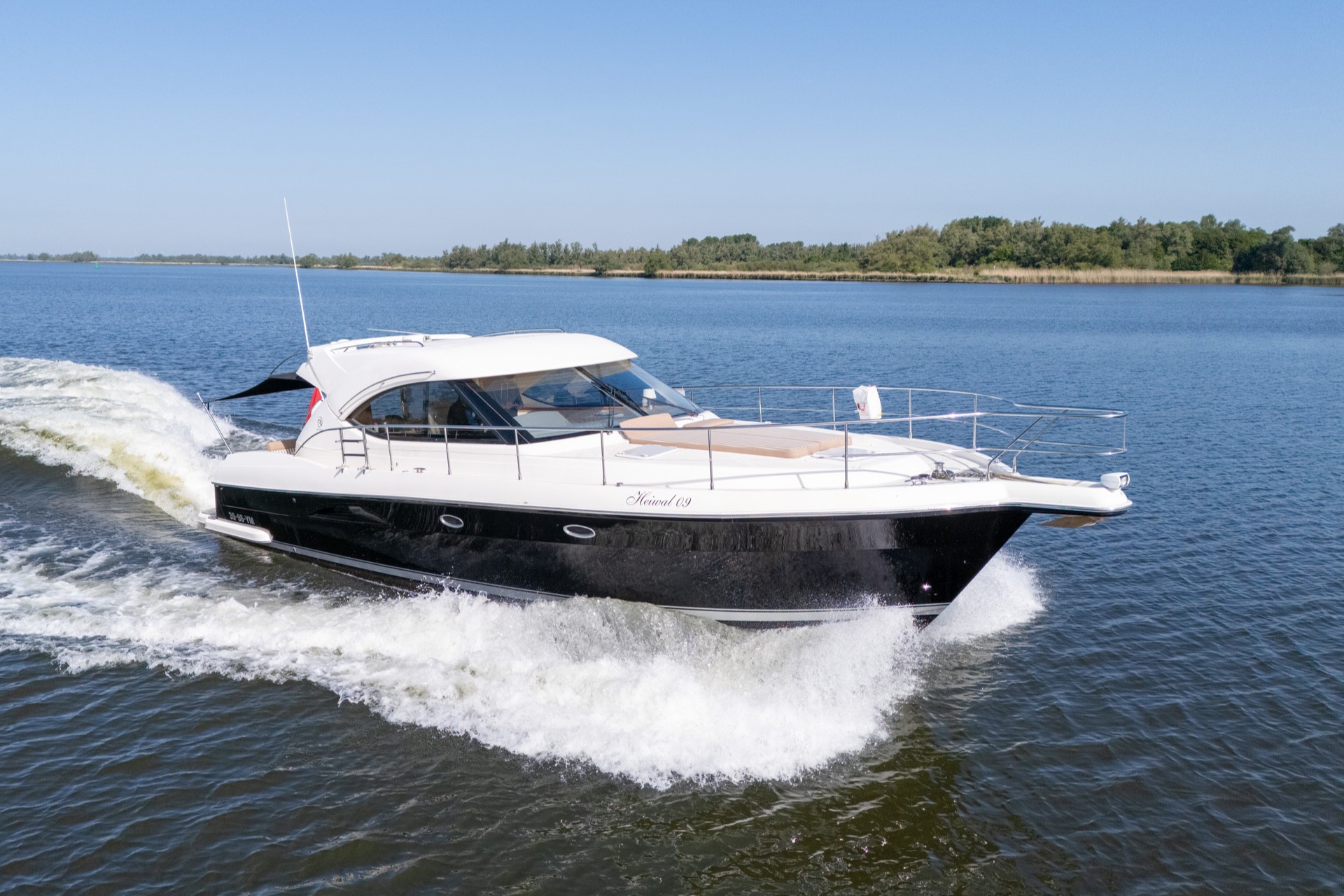 Rivièra 4700 Sport Yacht