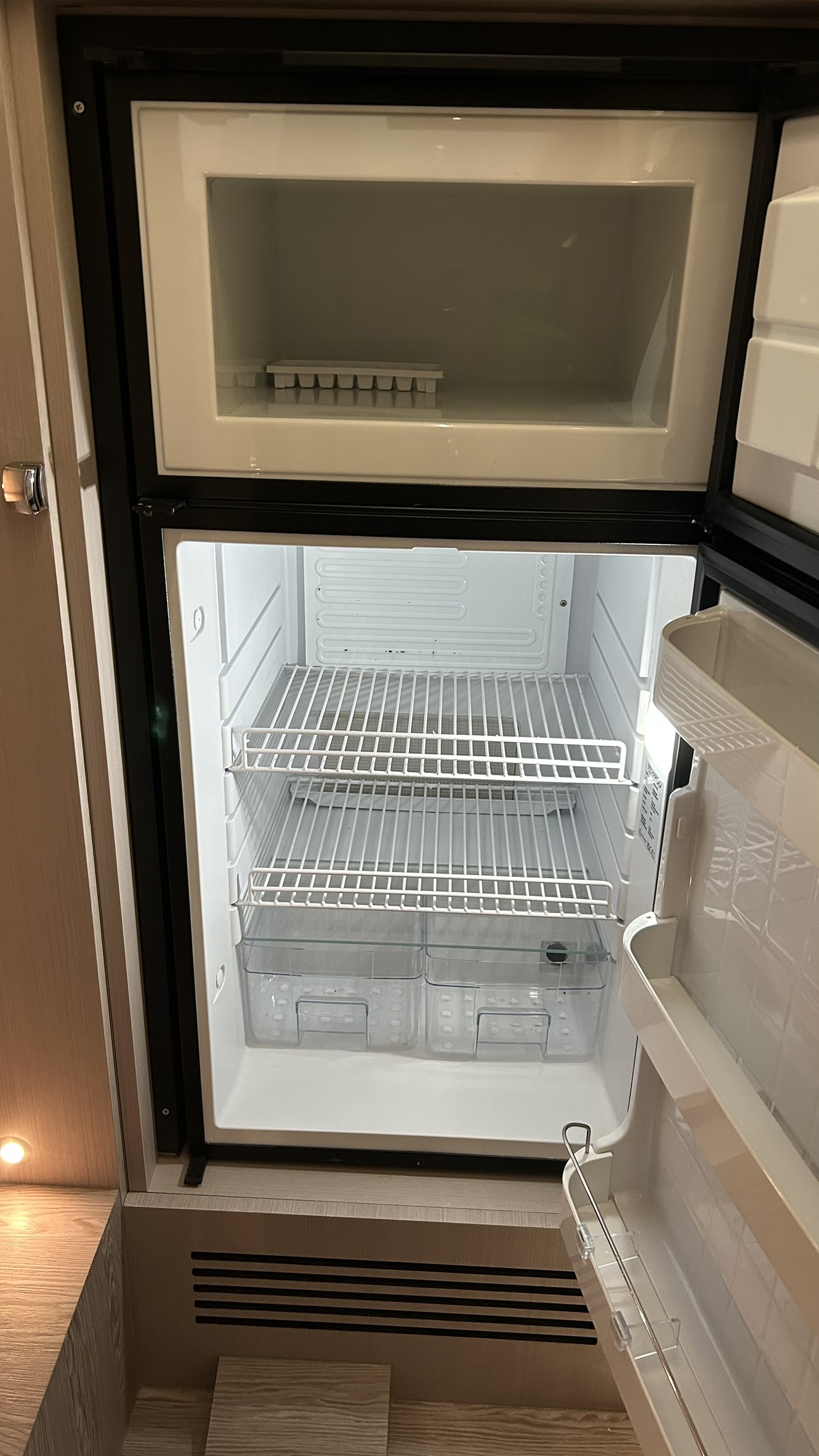 Invictus yachts Invictus GT 370 met 2x Volvo Penta D4 320 pk