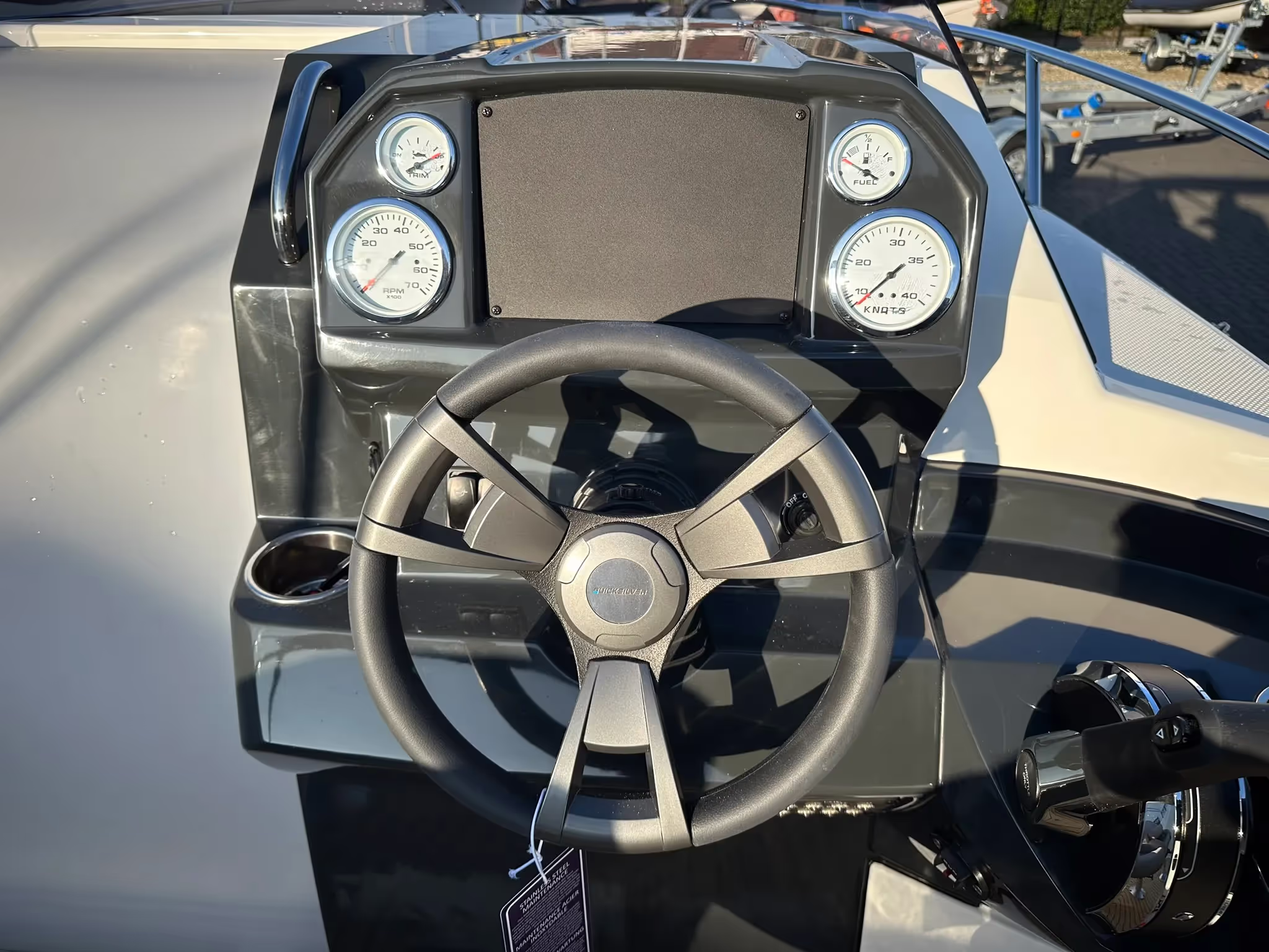 Quicksilver 555 Cabin
