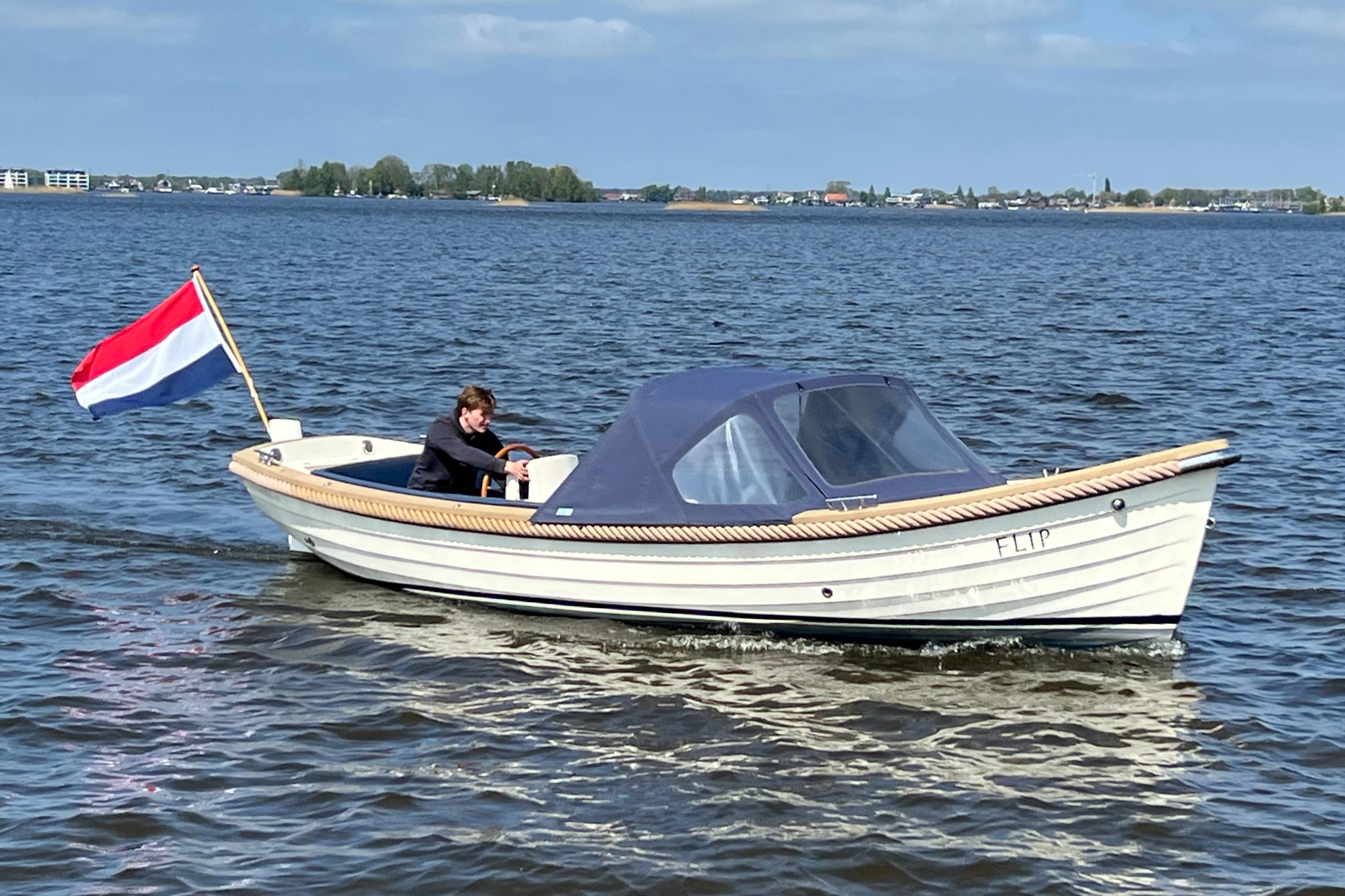 Sloep PVO 700E