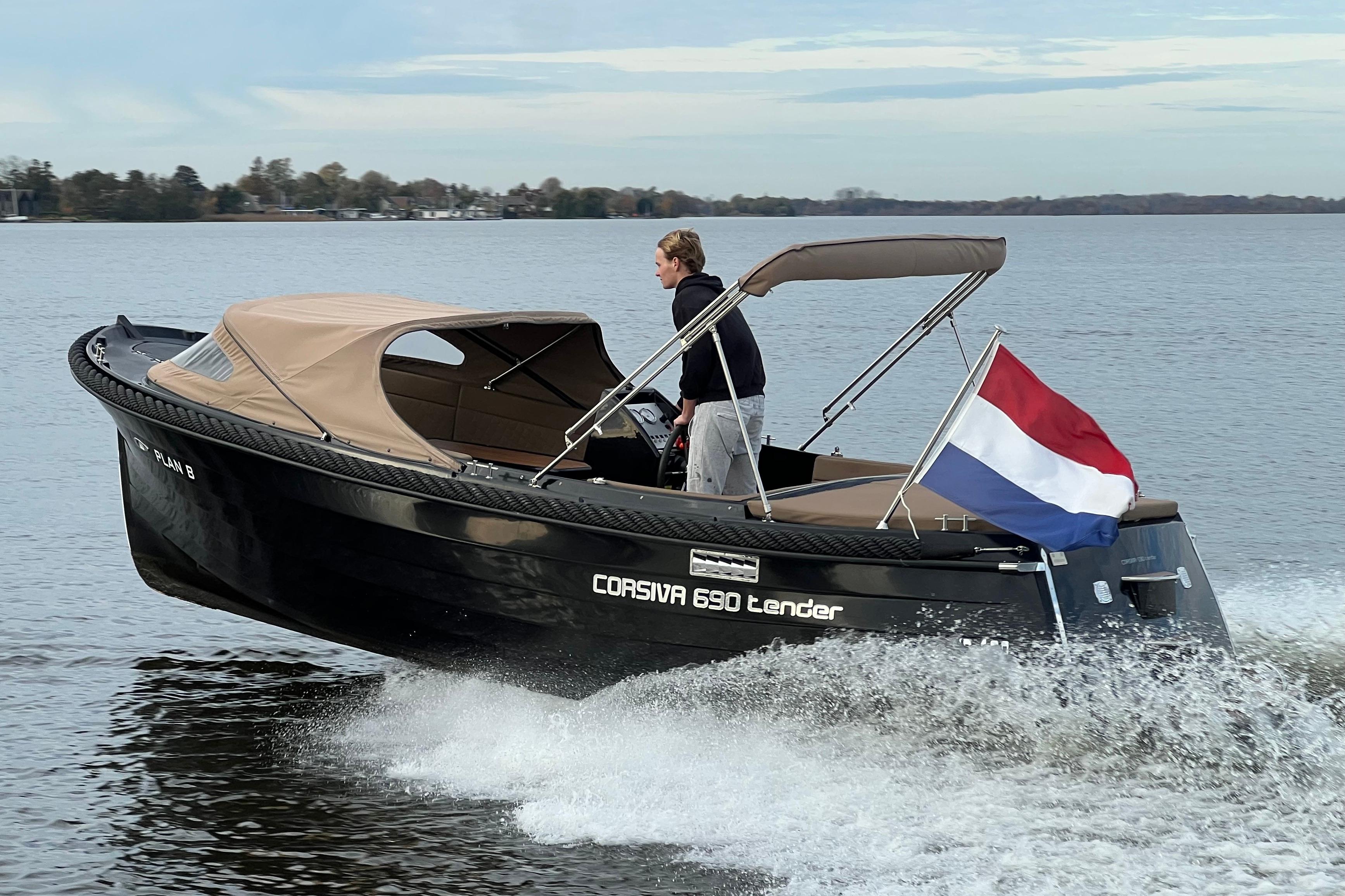 Corsiva 690 Tender