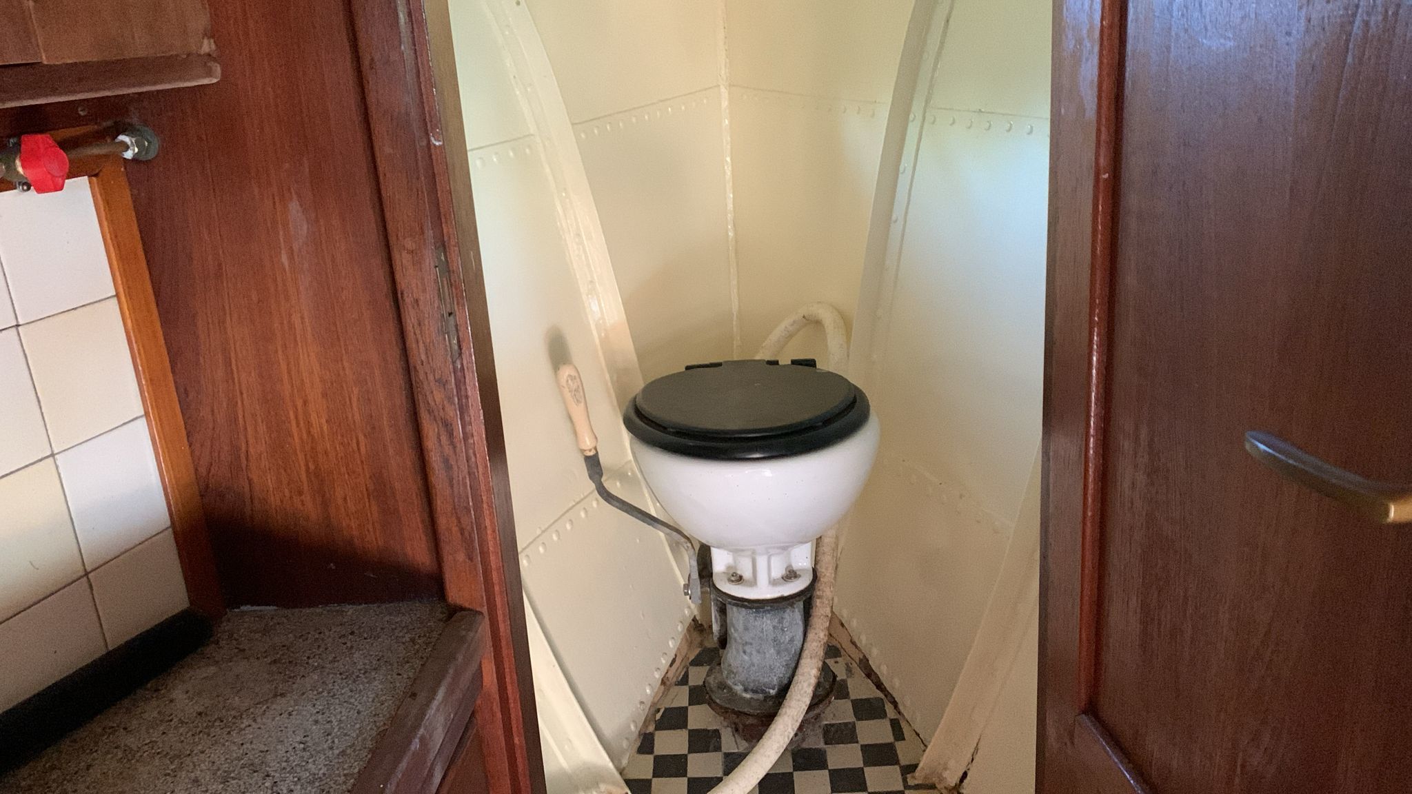 Bakdeksalonkruiser 9.00