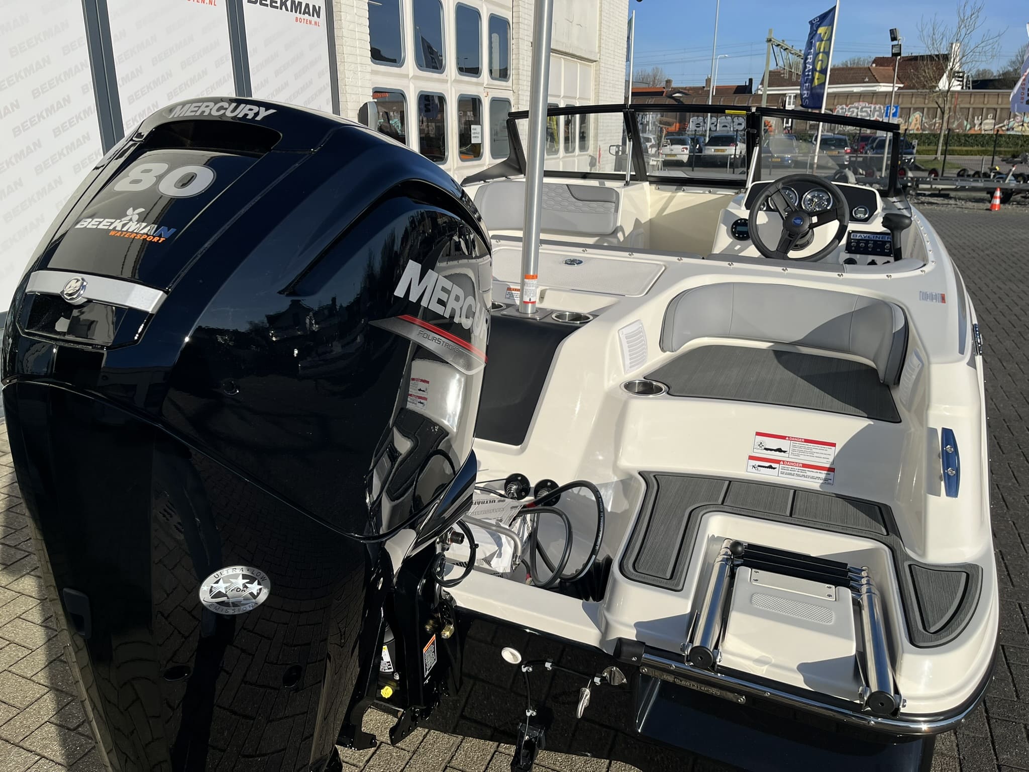 Bayliner Element M17