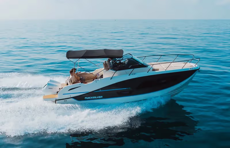 Quicksilver 875 Sundeck