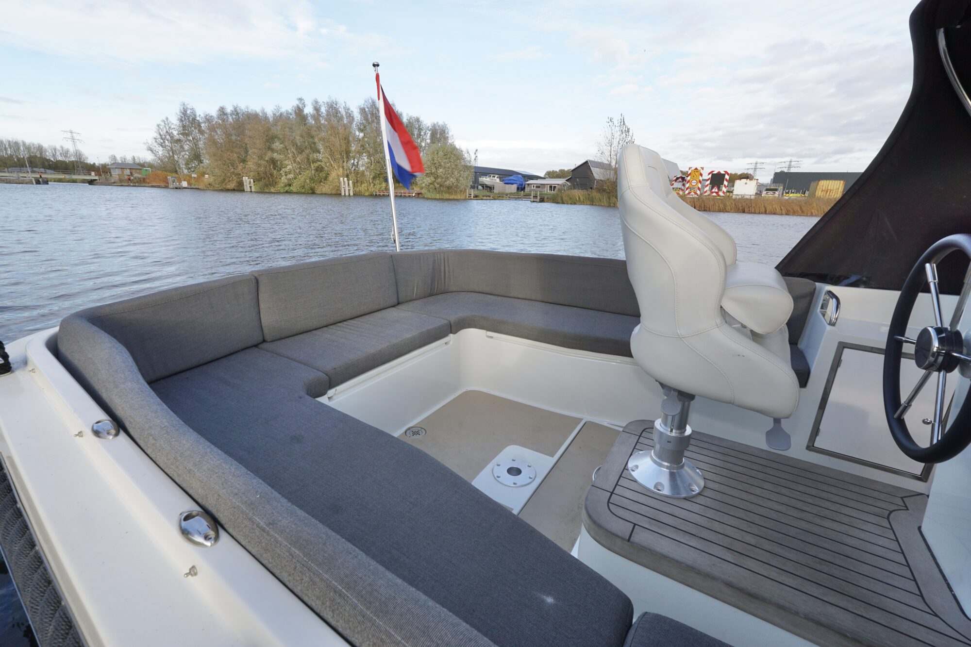 Damarin 732 Cabin