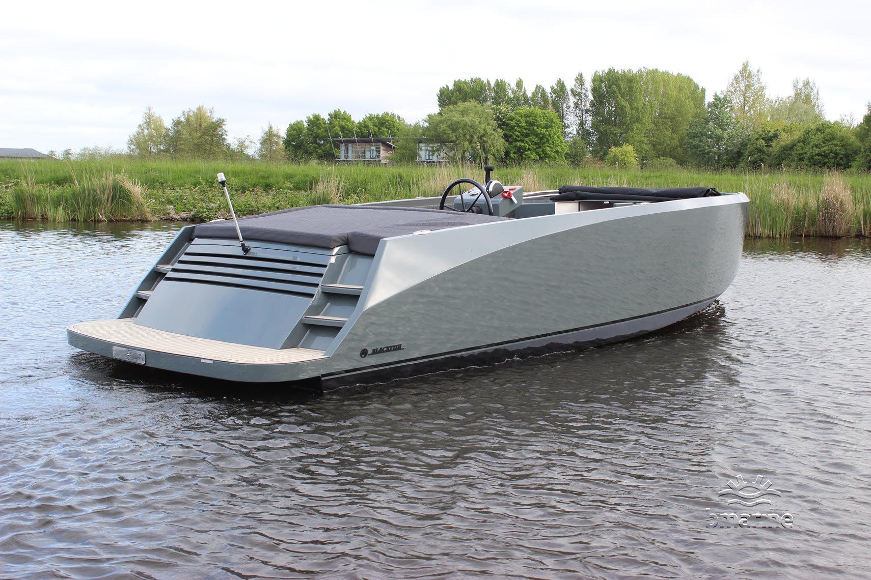 Blackfish Reallife 750 Cabin