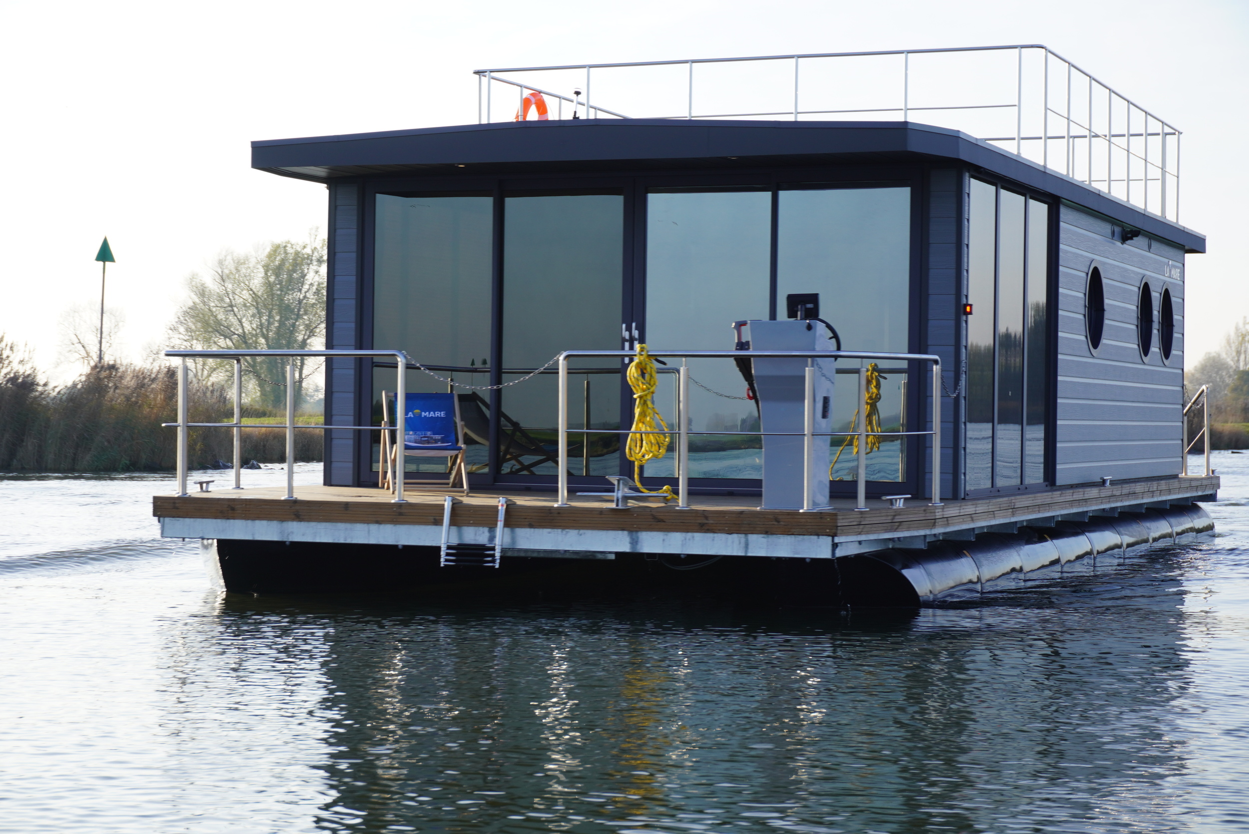 La Mare Houseboat Apartboat XL - NEW