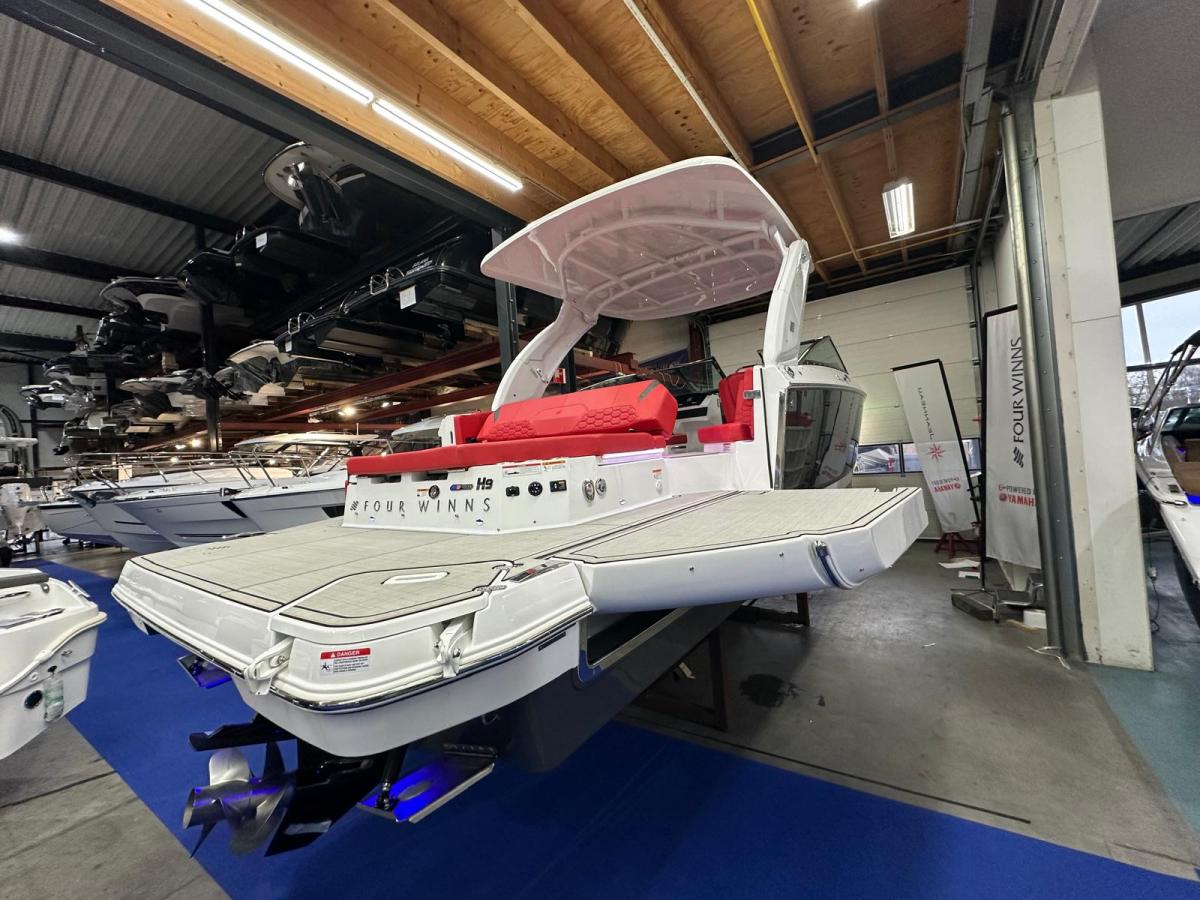 Four Winns H9 Bowrider