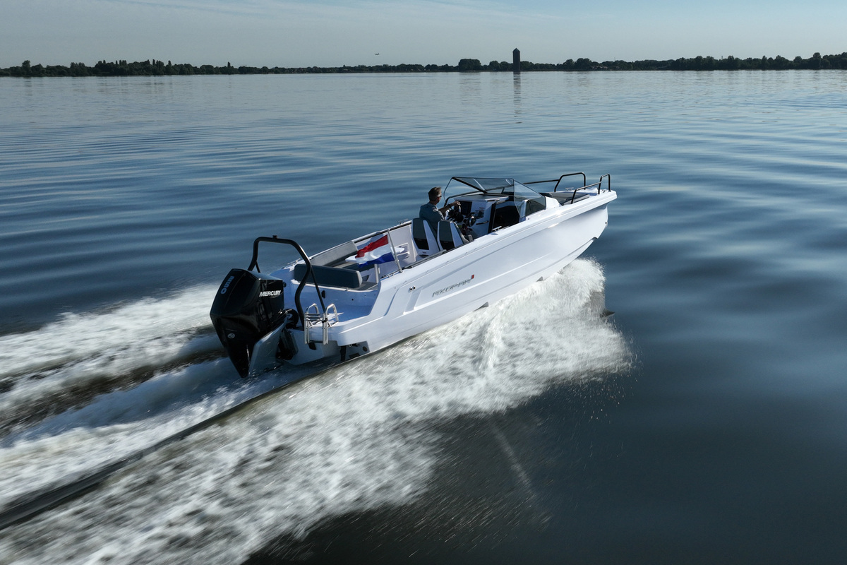 Axopar 25 Cross Bow & Cross Top