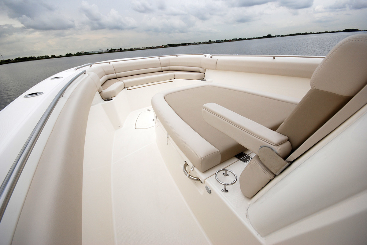 Boston Whaler 330 Outrage