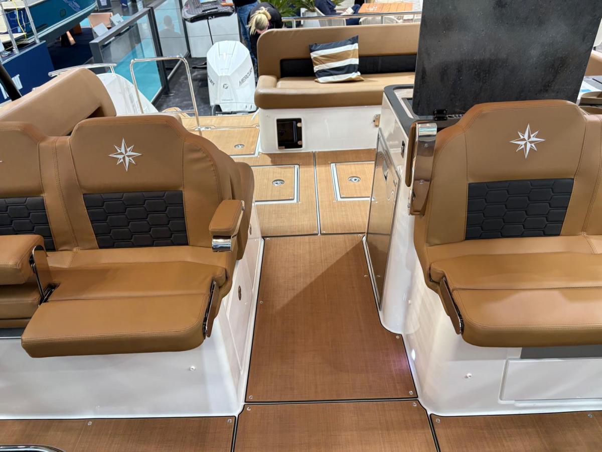 Jeanneau TH33 Twin-Hull