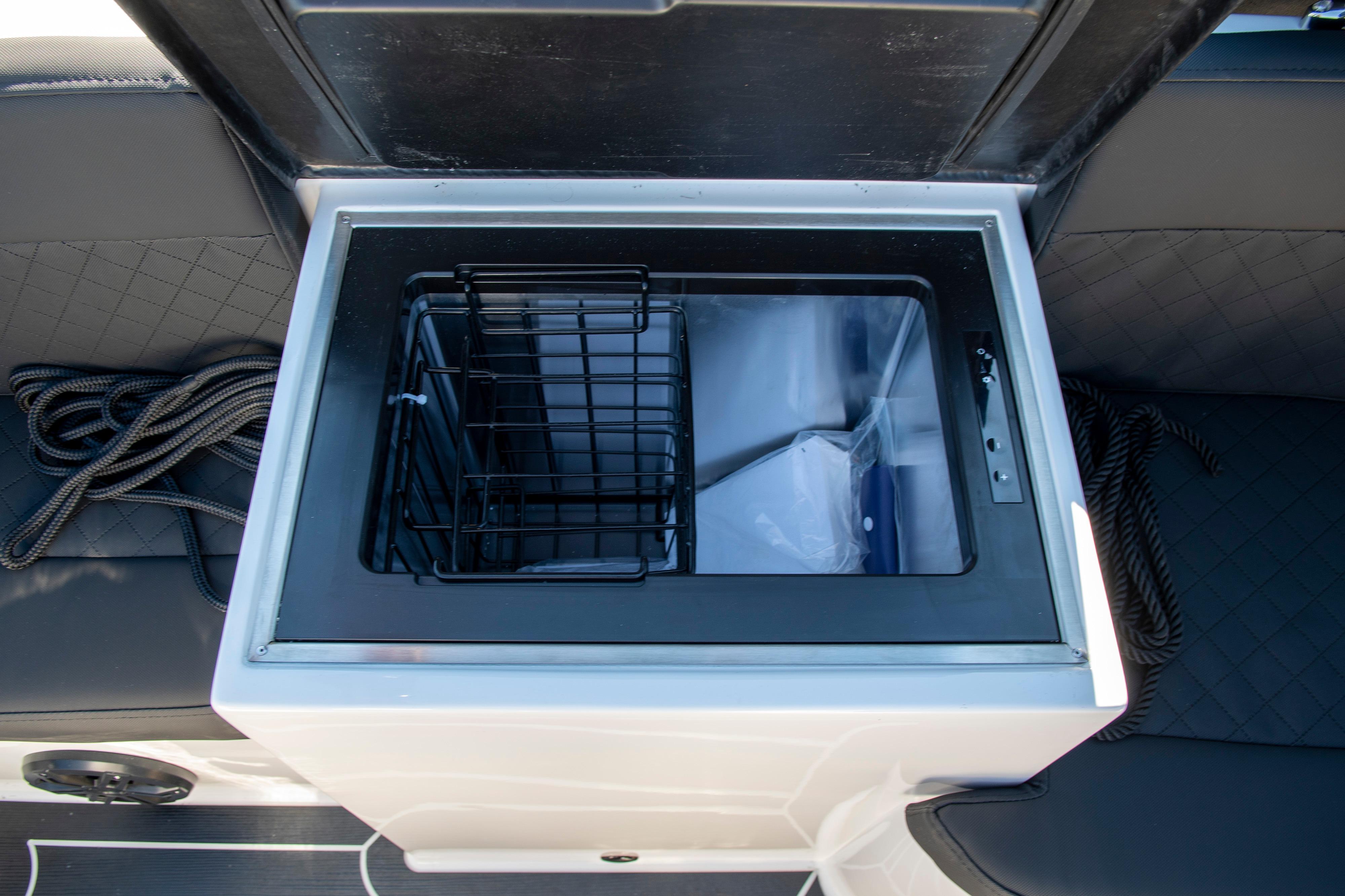 Lago Amore 633 Tender