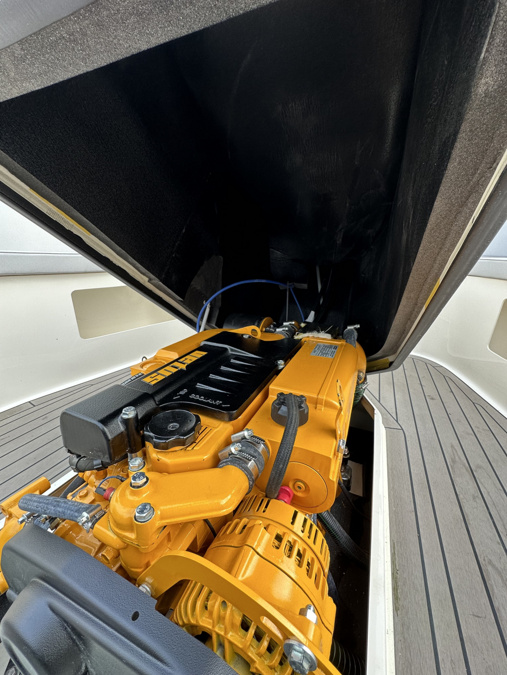 Interboat Intender 820