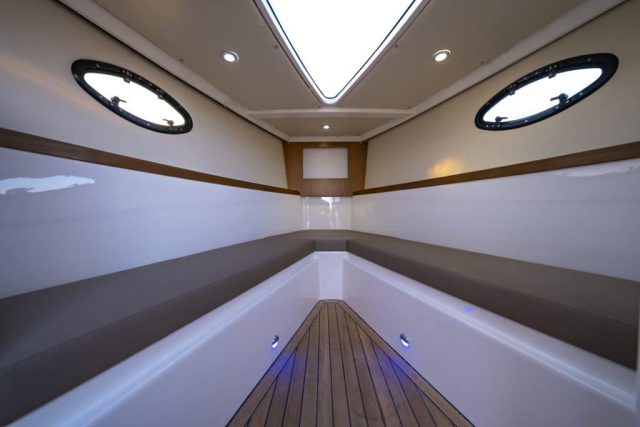 Outlaw 999 tender DE GROOTSTE SLOEPENSHOWROOM VAN NEDERLAND