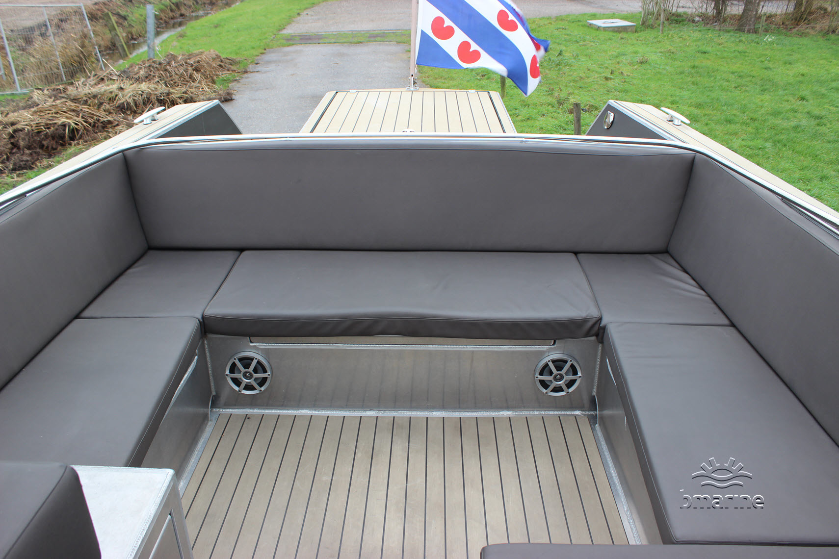 Van Vossen Tender Cabin 1000