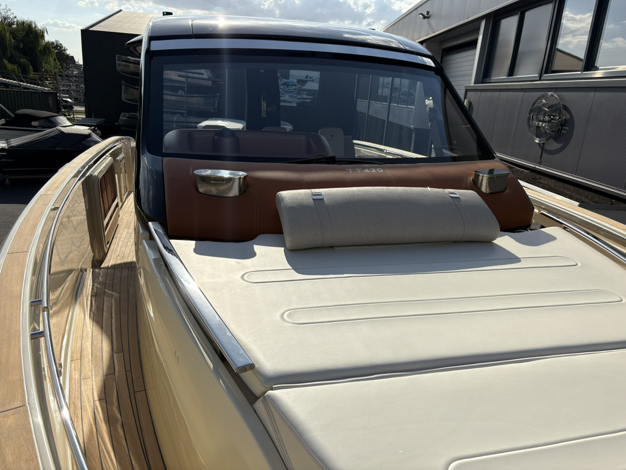 Invictus yachts Invictus 420 TT - Nieuw binnen!