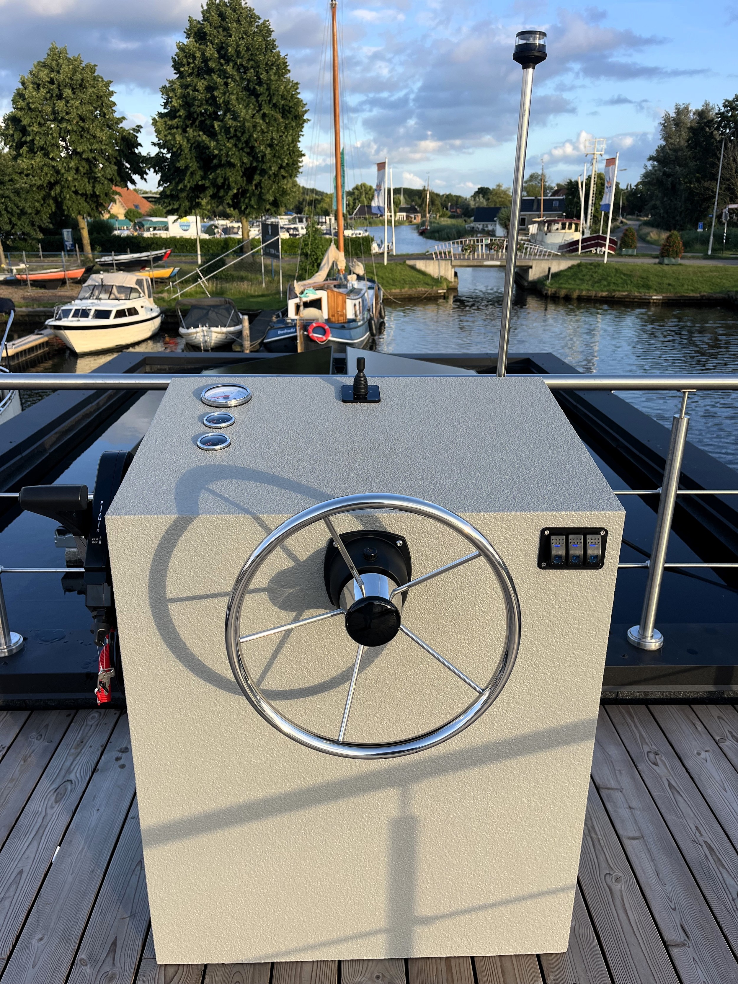 Surla 12 Houseboat Terherne (koop)ligplaats Beschikbaar
