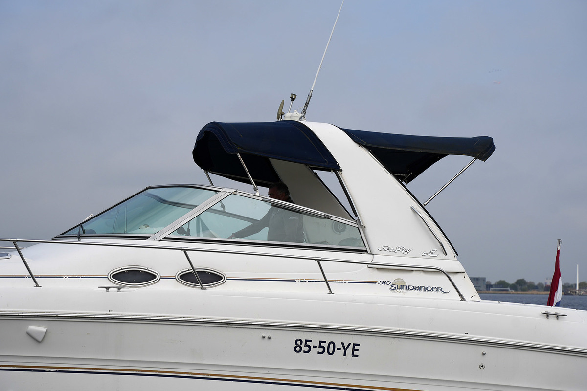 Sea Ray 310 Sundancer