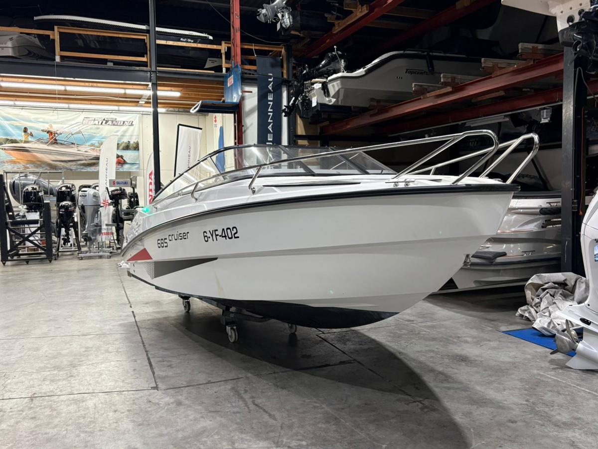 NORTHMASTER 685 Cruiser Cabin