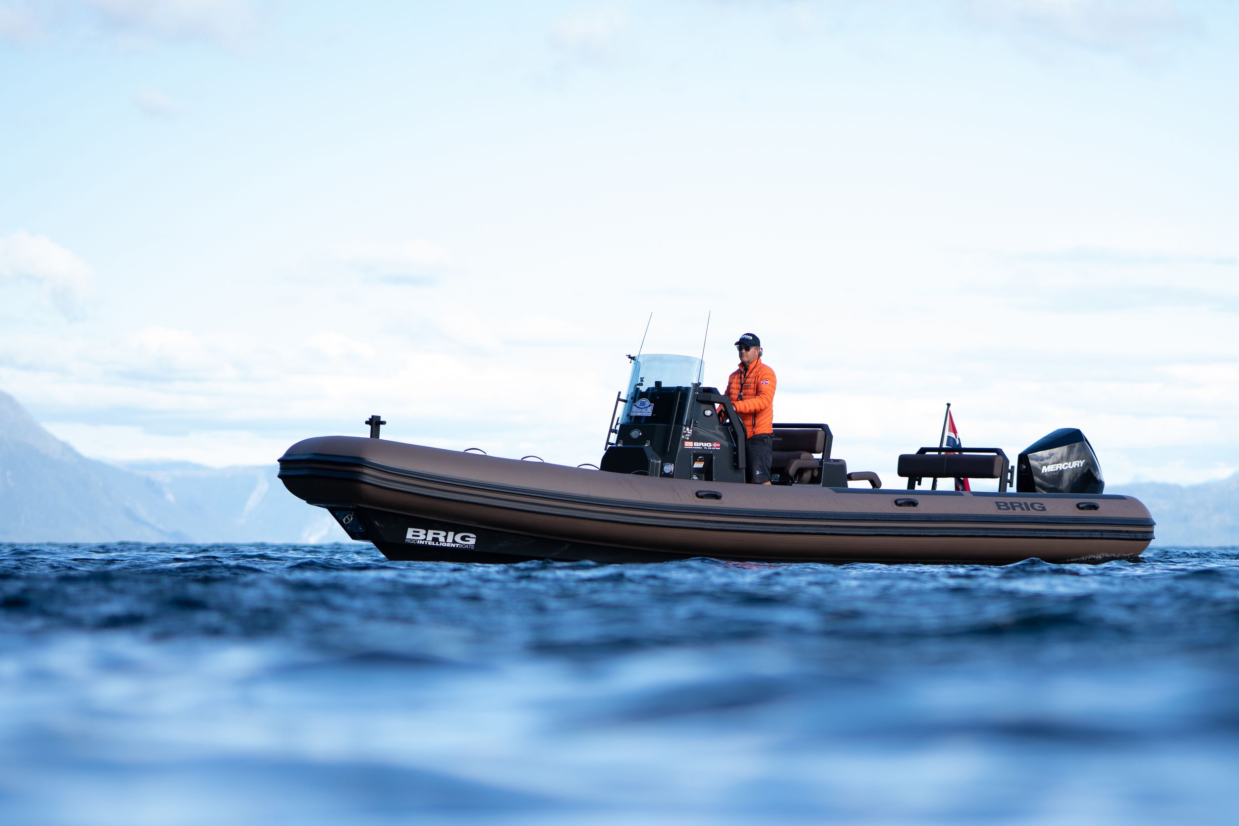 Brig Navigator 26