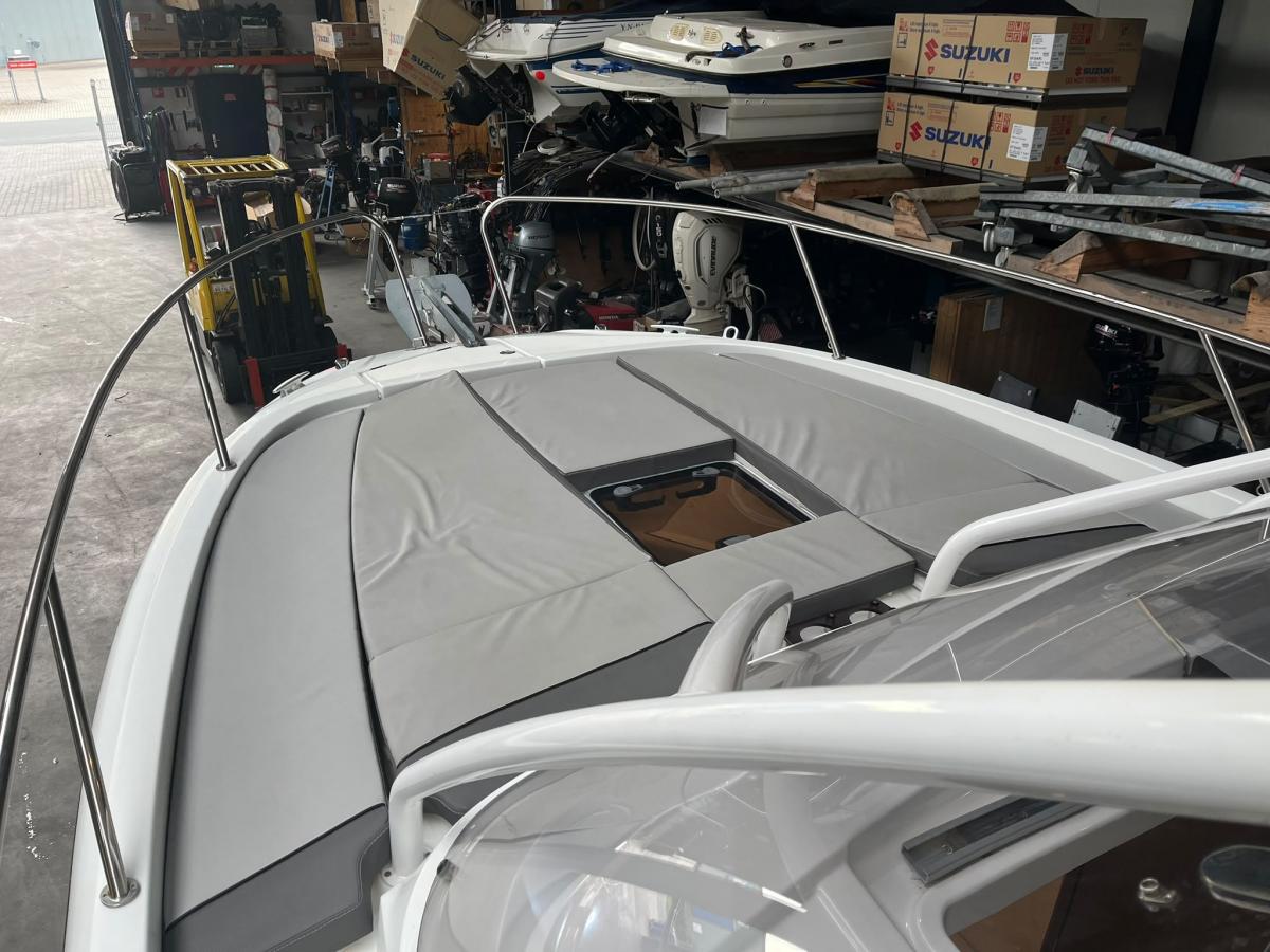 Jeanneau Cap Camarat 9.0 Walk Around with Hard-Top and airconditioning