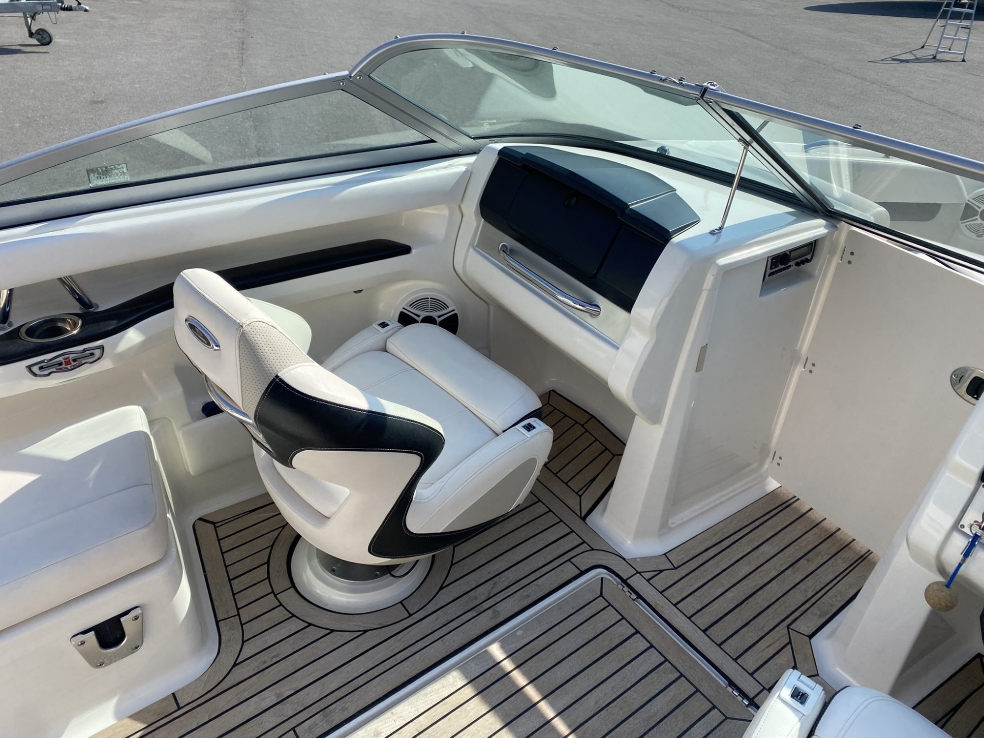 Chaparral Chapparral 206 ssi met Mercruiser 4.3MPI 220 pk!