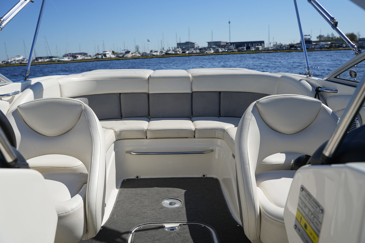 Bayliner 225