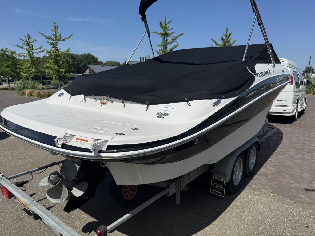Four Winns H240