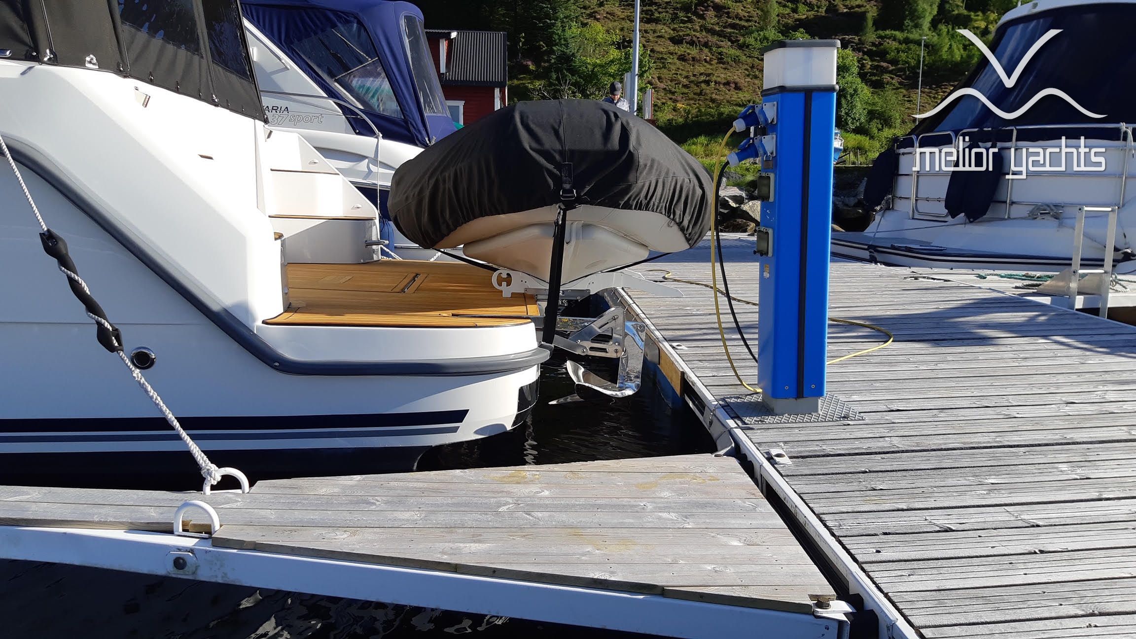 Saga 385 - Edition Walnut Interior