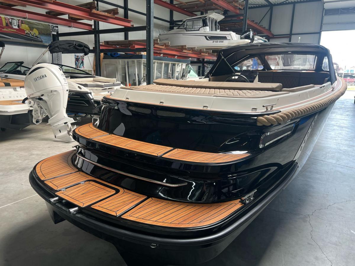 Oud Huijzer 740 Tender