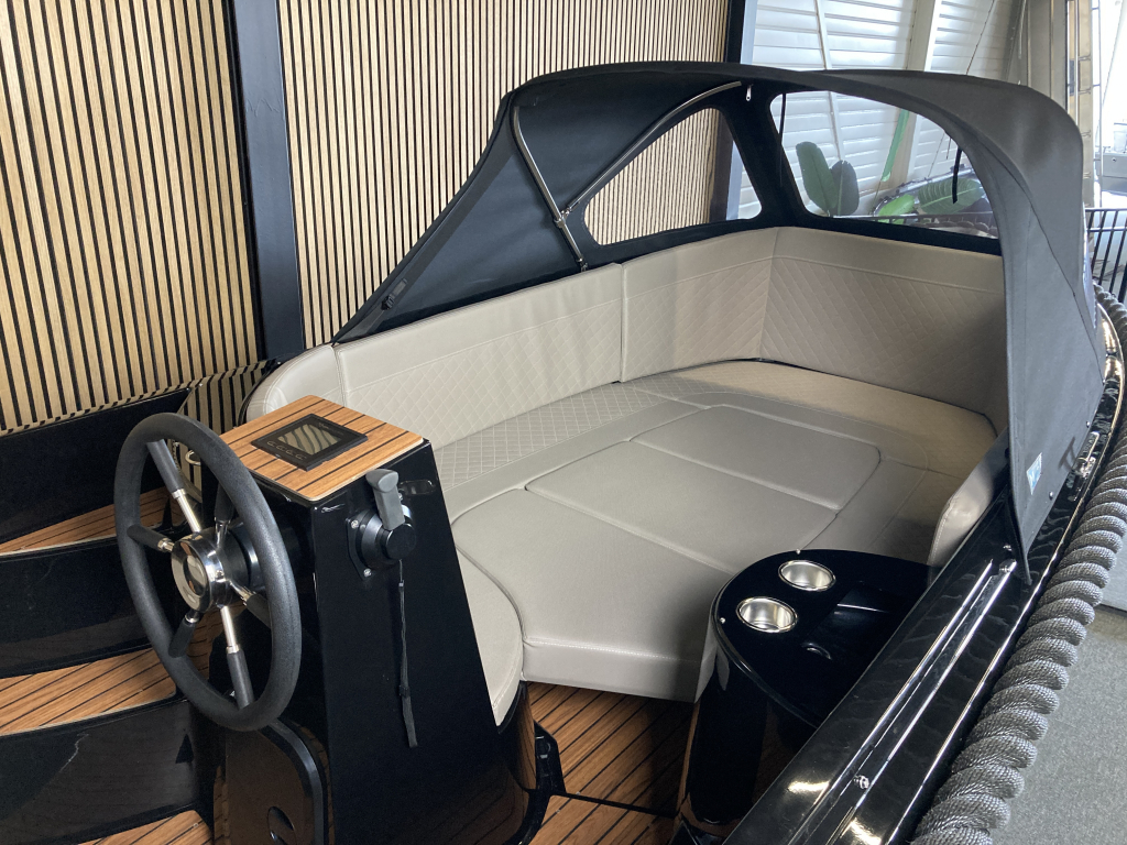 Amigo 485 S Black Edition + Navy 3.0 fluistersloep