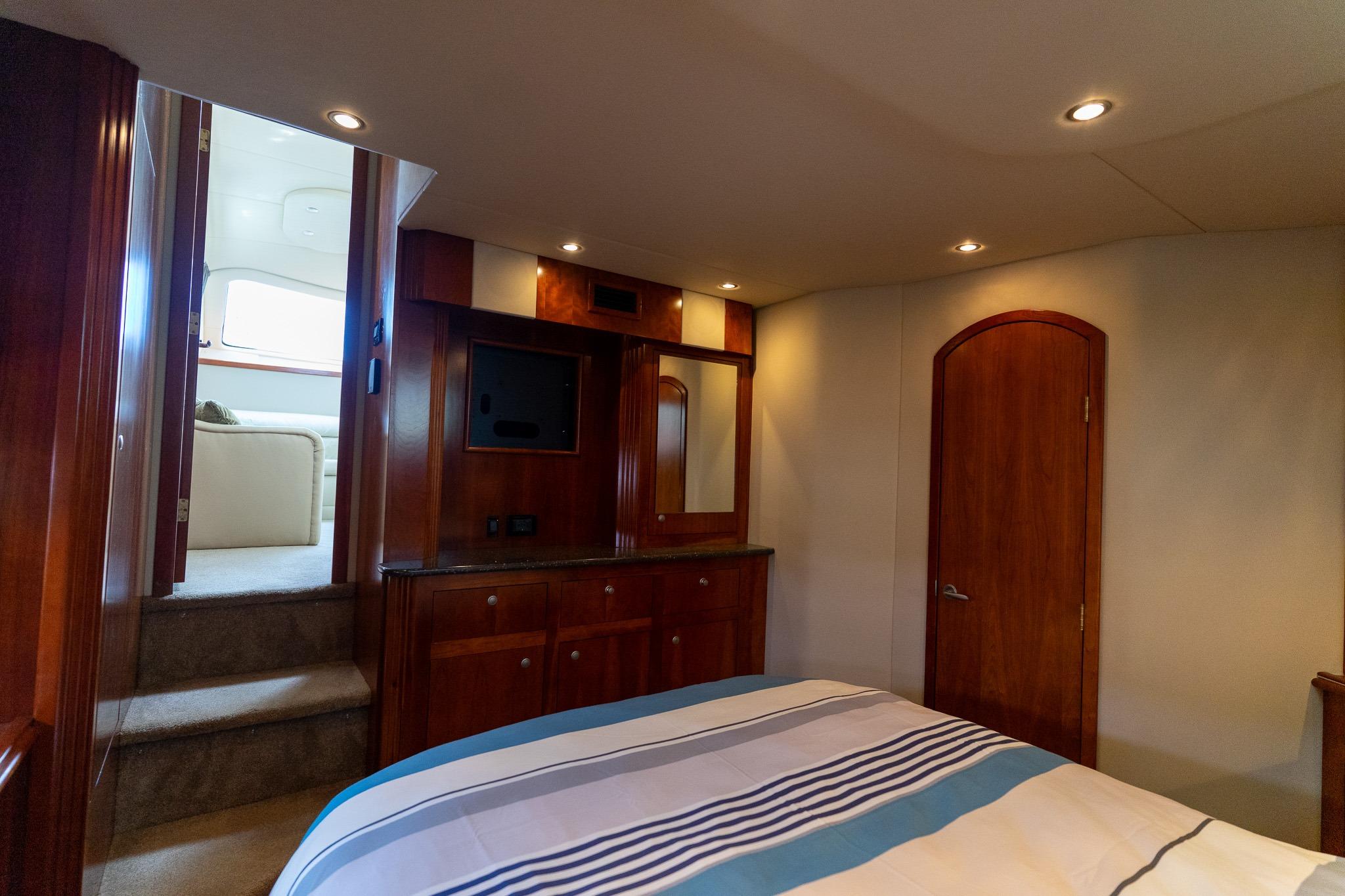 Cruisers Yachts 415 Express Motoryacht