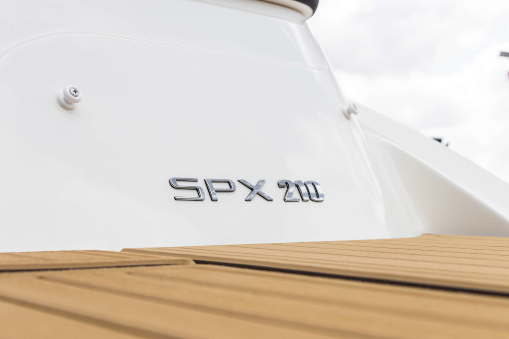 Sea Ray SPX 210