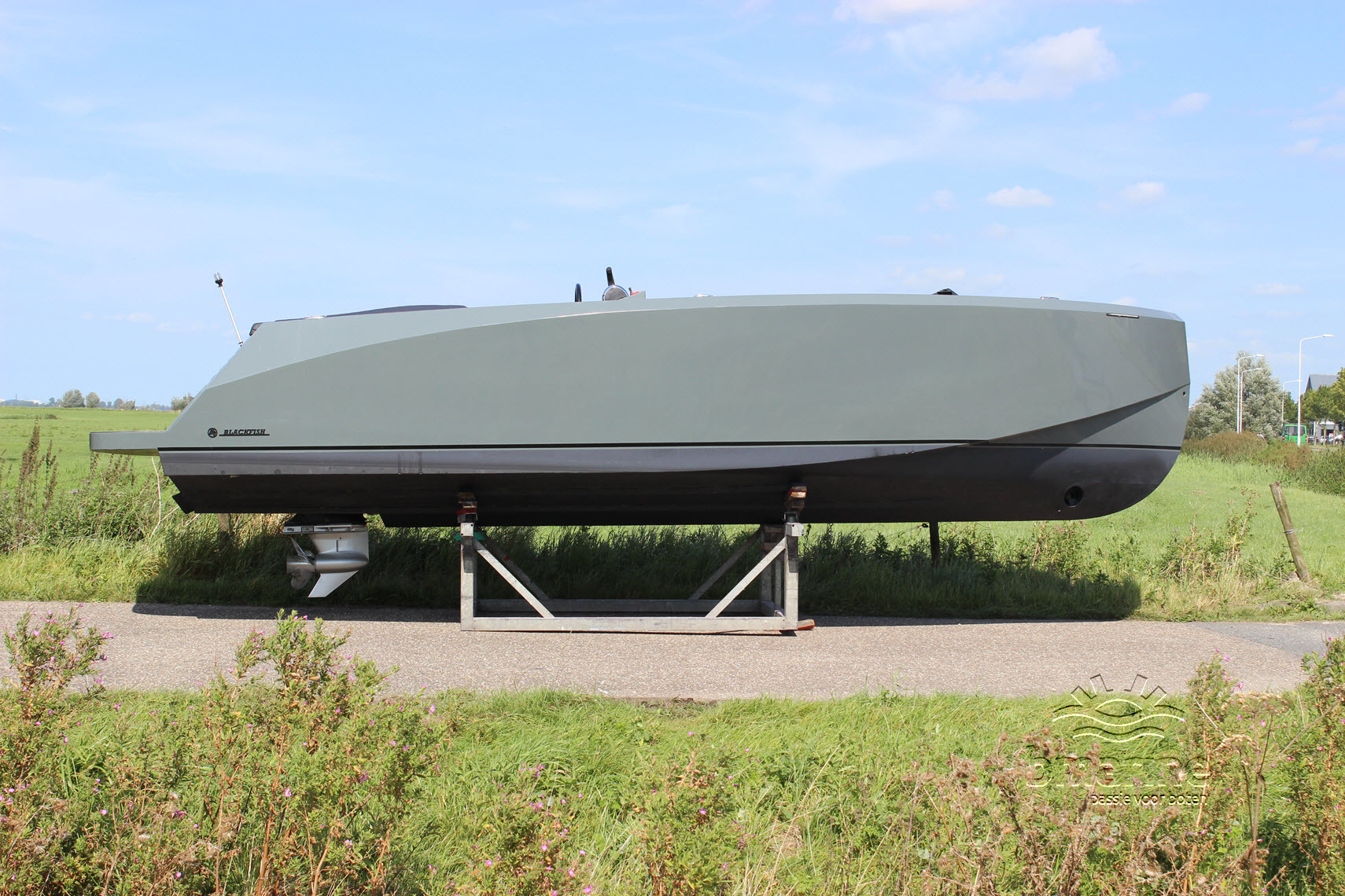 Blackfish Reallife 750 Cabin