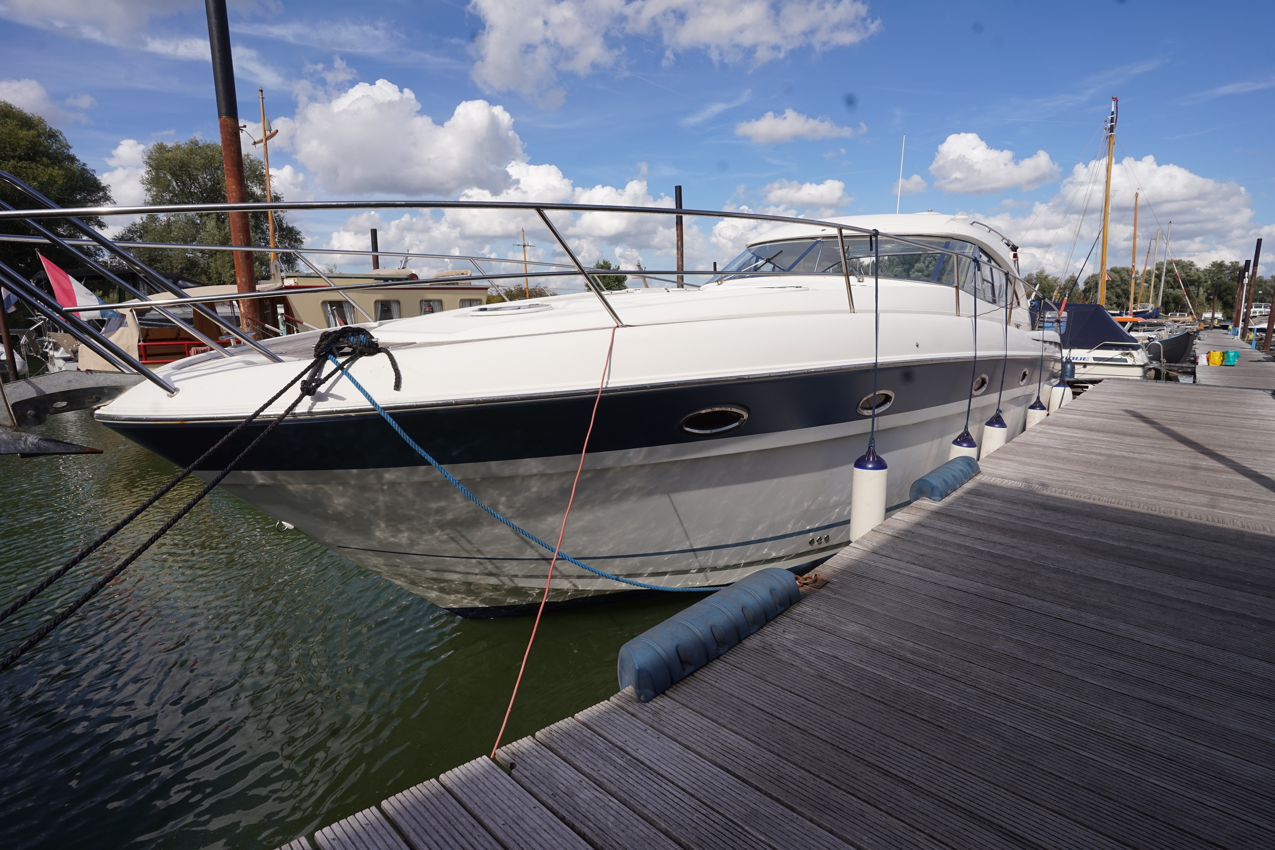 Bavaria 42 HT Sport IPS-500 - hydraulic platform