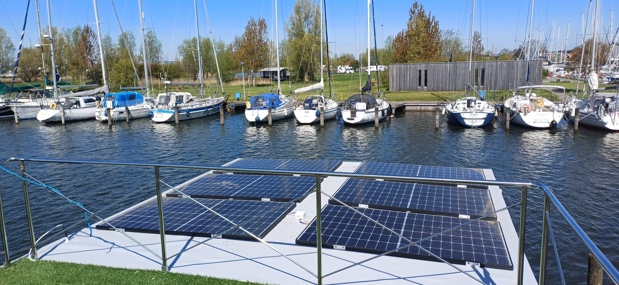 Campi 400 Houseboat Warns, Mooie Ligplaats