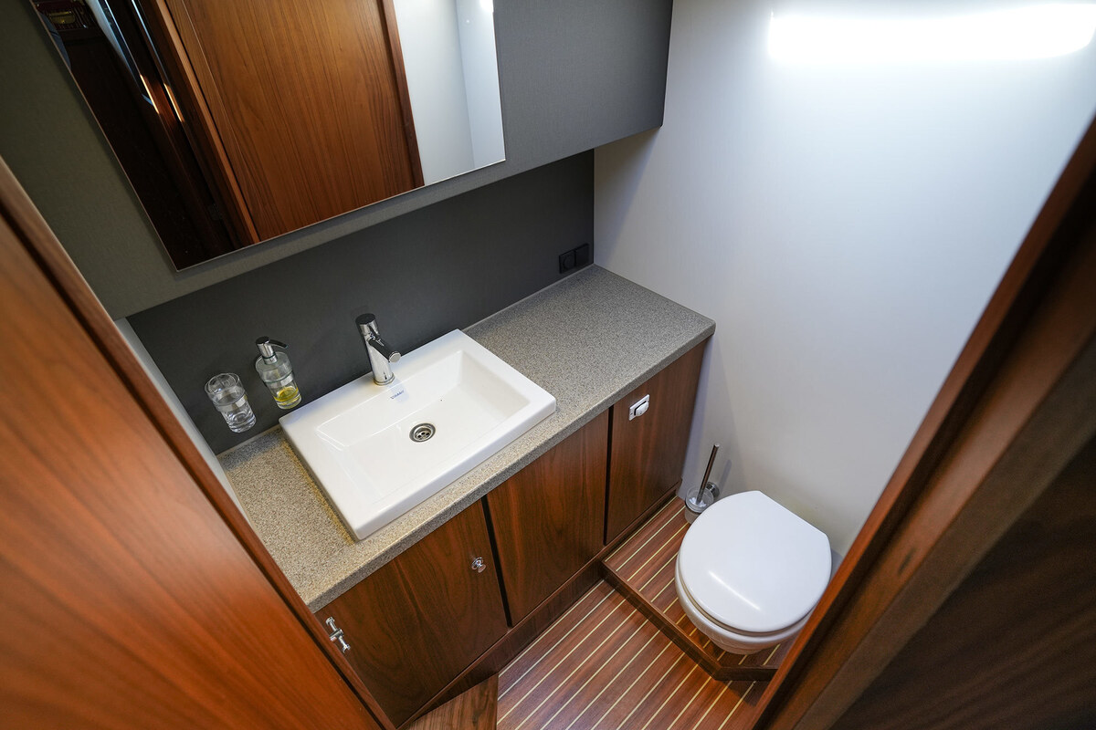 Linssen Grand Sturdy 410 AC Variotop met stabilisator