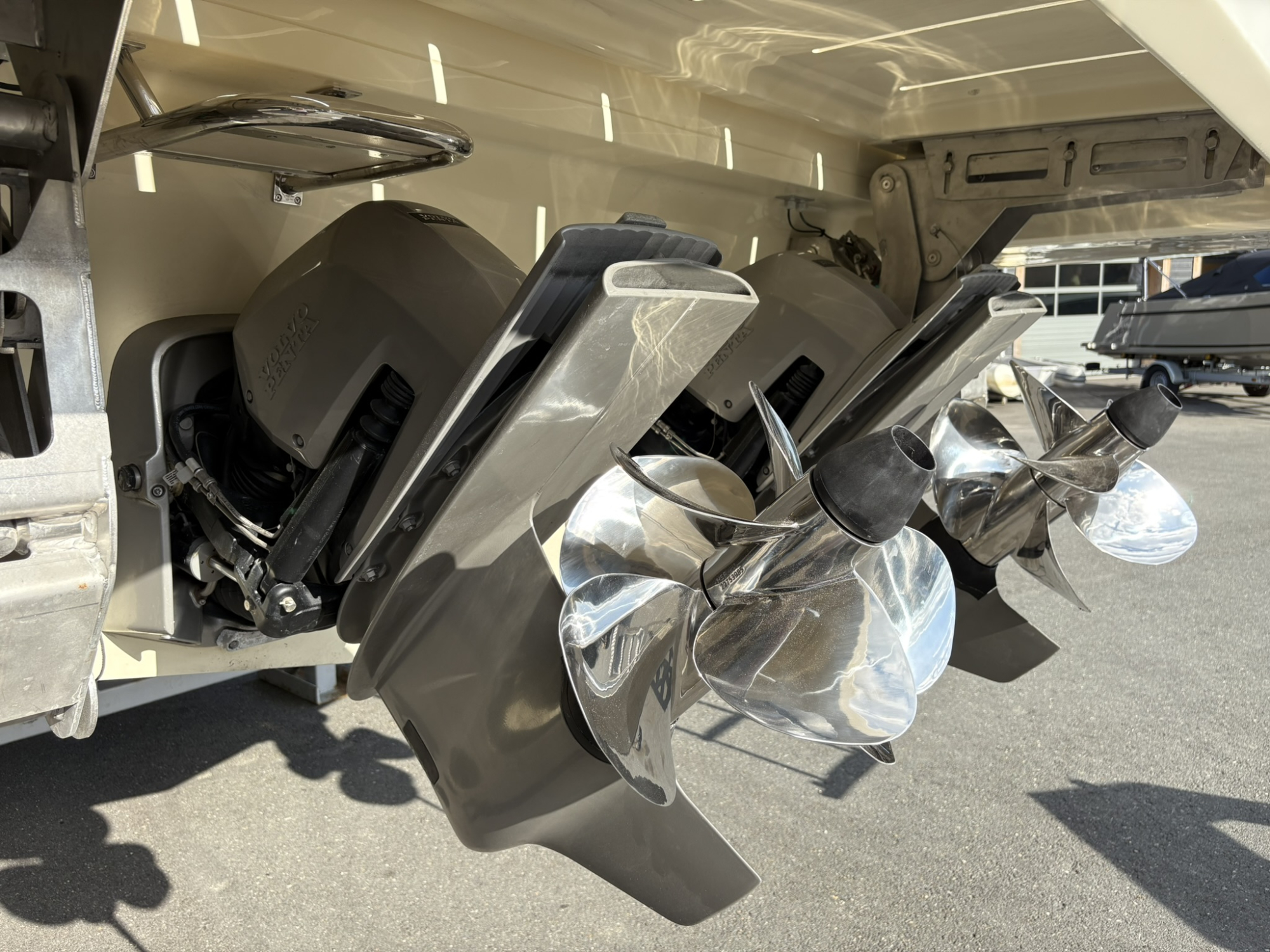 Invictus yachts Invictus 420 TT - Nieuw binnen!