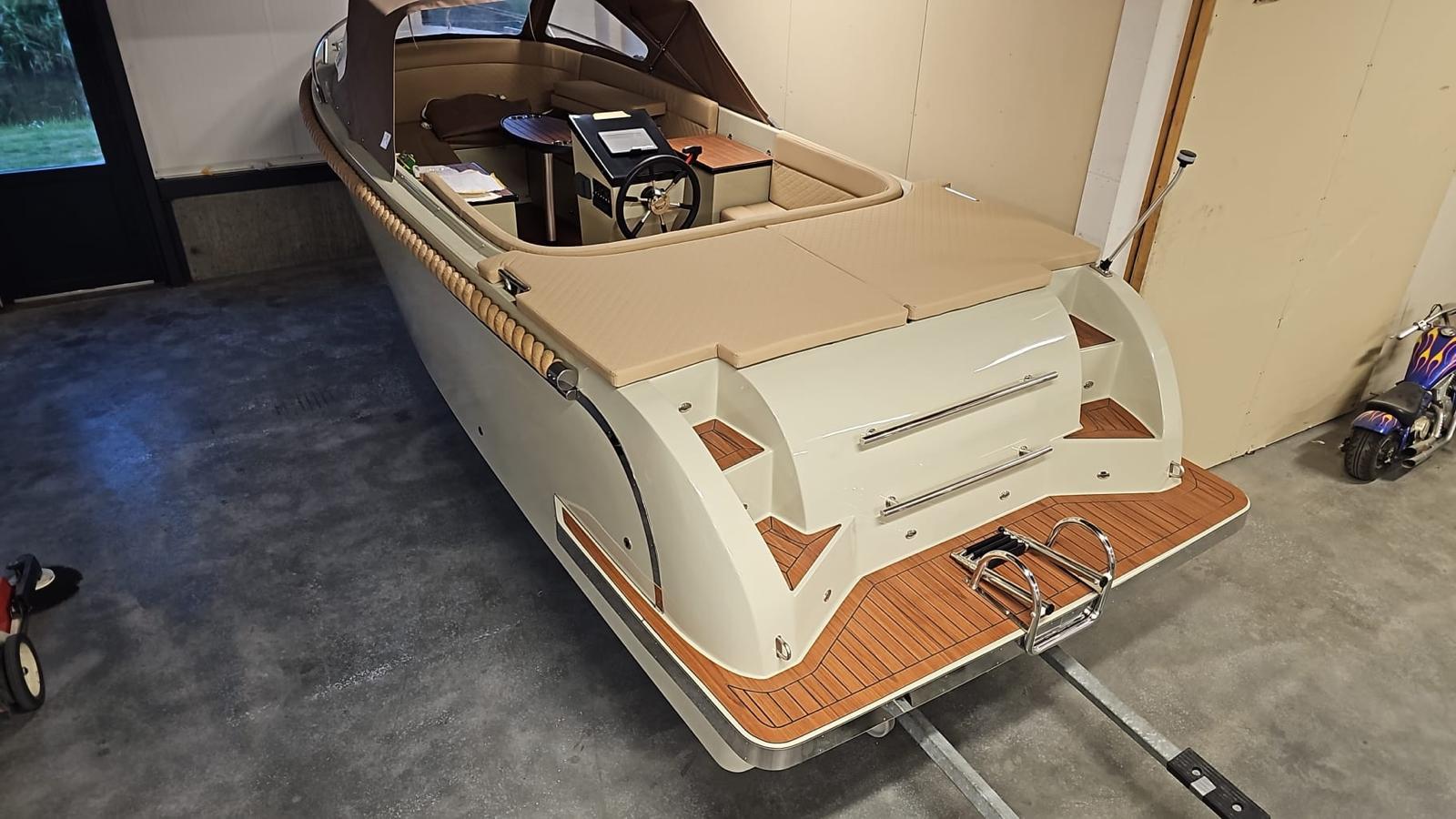 Lago Amore 633 en 606, 595