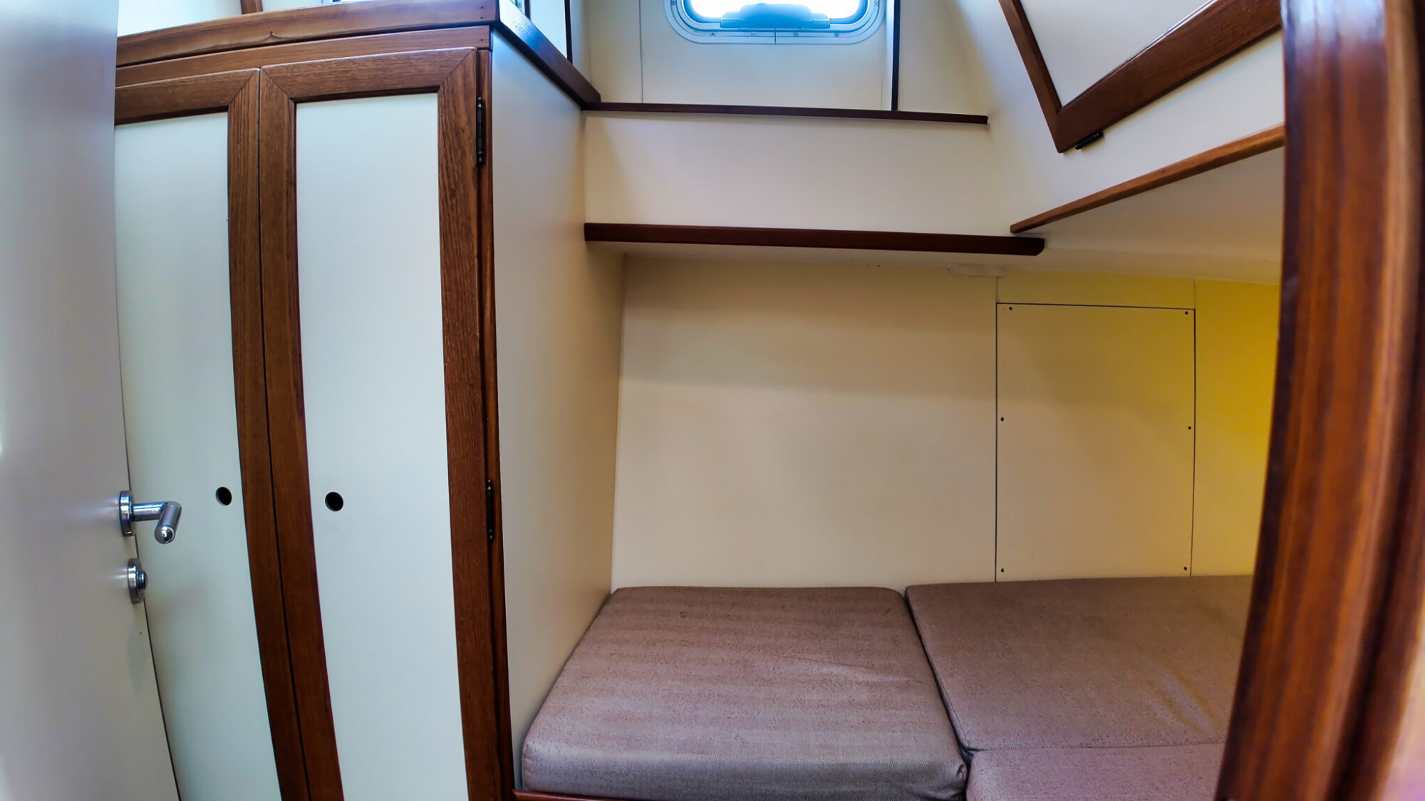 Bruce Roberts Euro 12.00 Flybridge