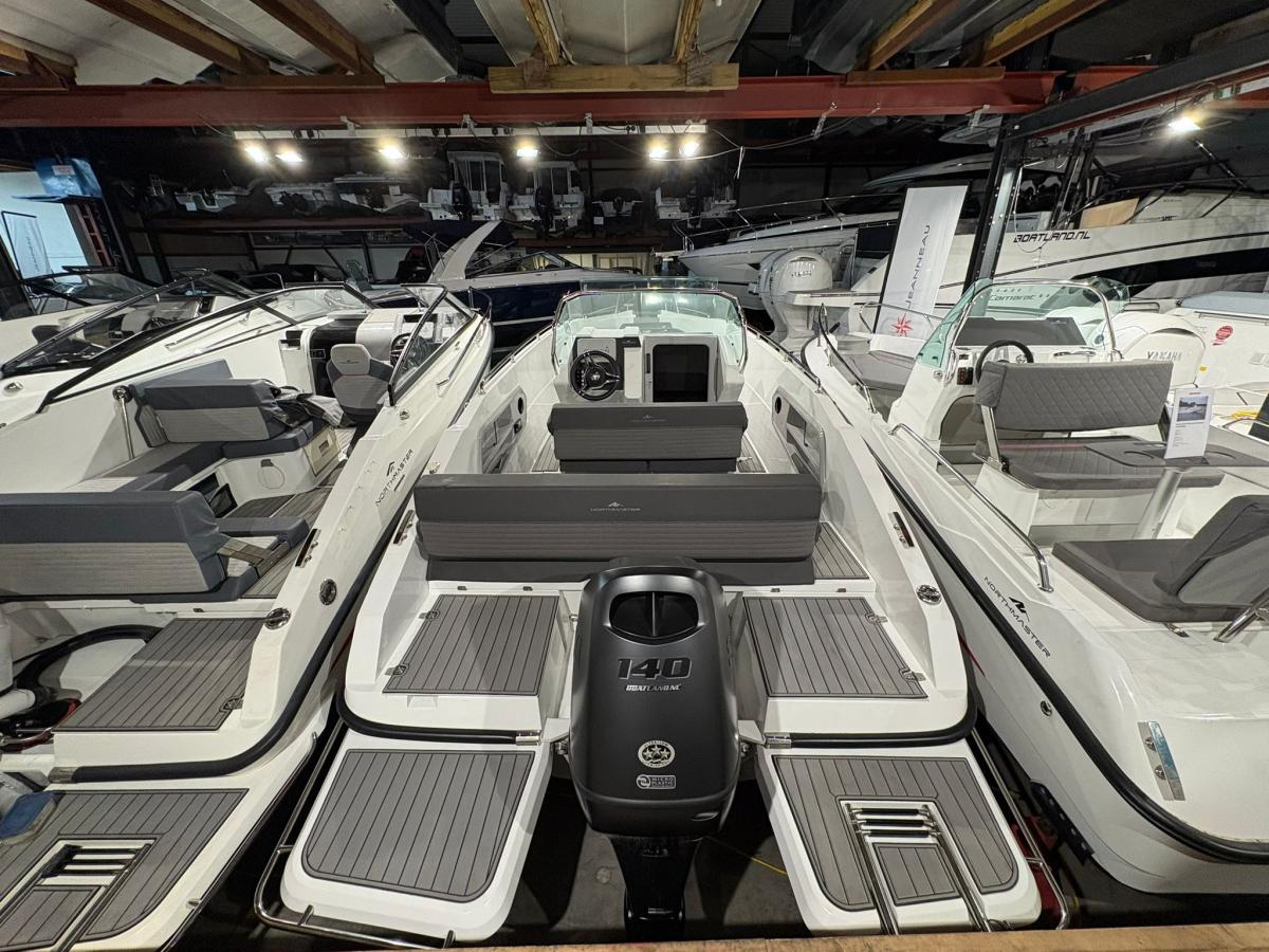 NorthMaster 645 open