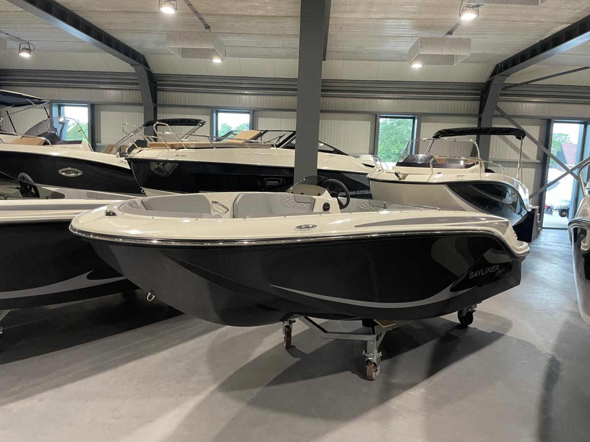 Bayliner M15