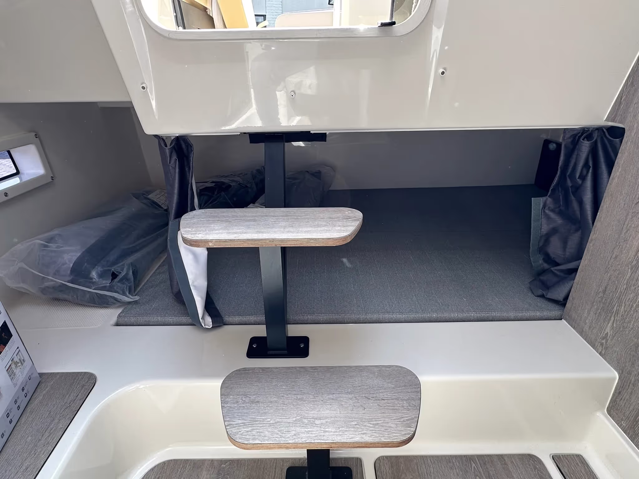 Quicksilver 875 Sundeck