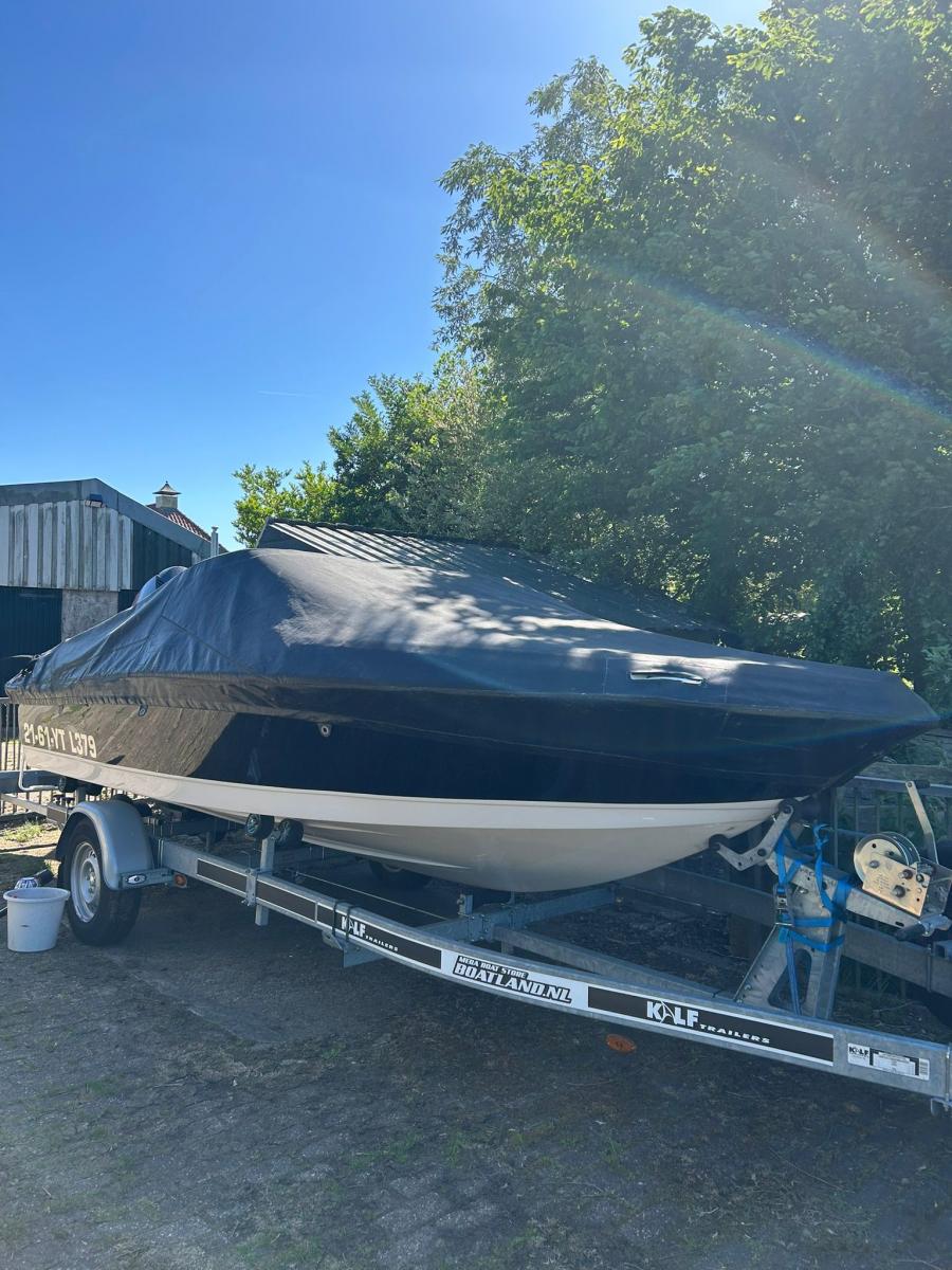 Four Winns H180 outboard