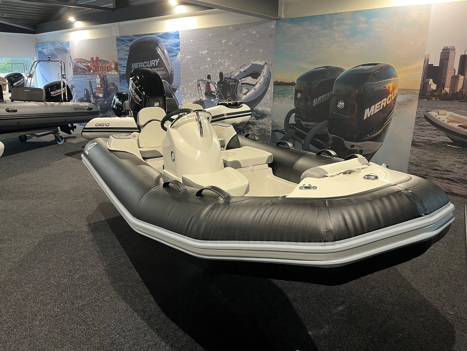 Zodiac Yachtline 400 met Mercury 40 pk!