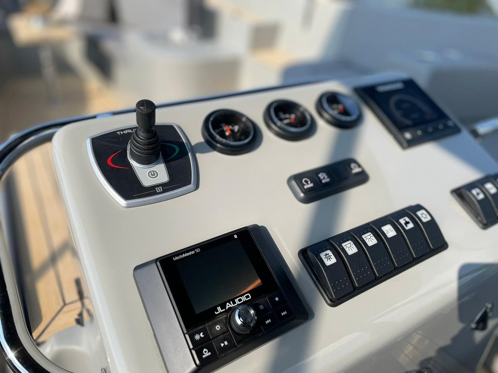 Seafury 900 Soft-top