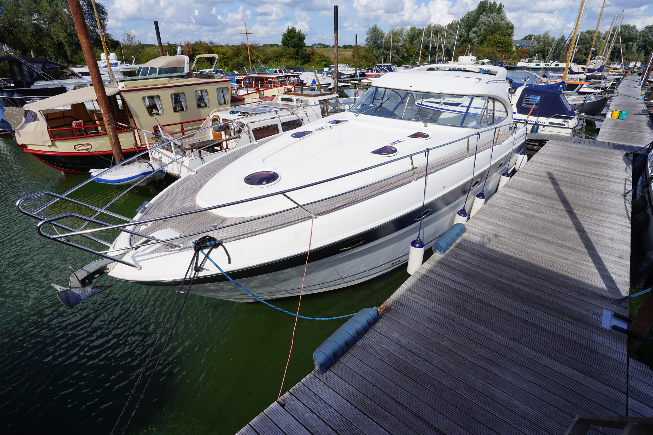 Bavaria 42 HT Sport IPS-500 - hydraulic platform