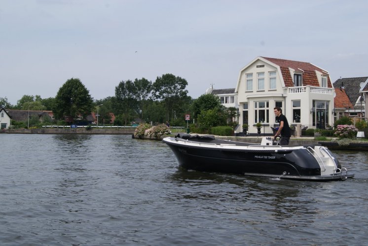 Primeur 700 Tender DE GROOTSTE SLOEPENSHOWROOM VAN NEDERLAND