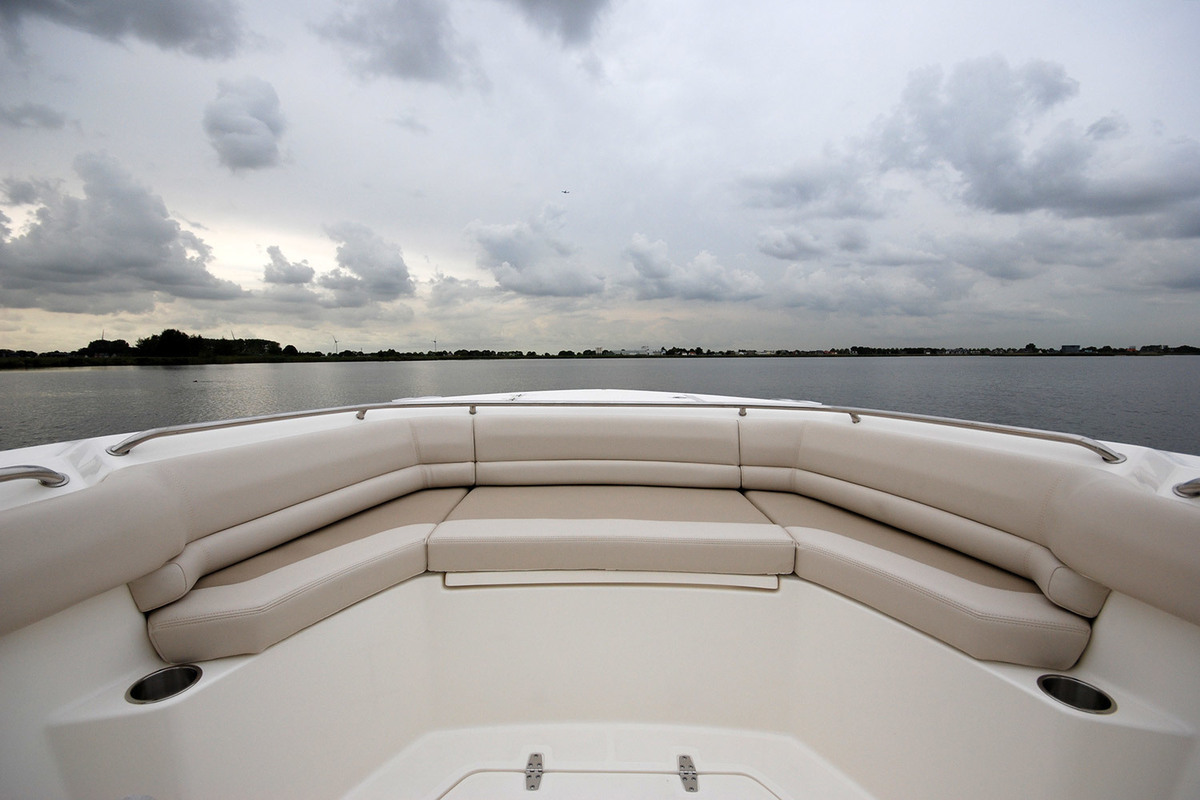 Boston Whaler 330 Outrage